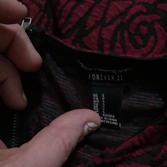 NWOT rose peplum sleeveless top - Picture 3 of 4